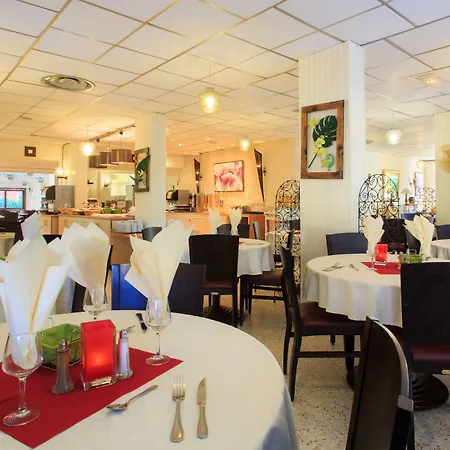 Курортный комплекс Club Le Capet 3*