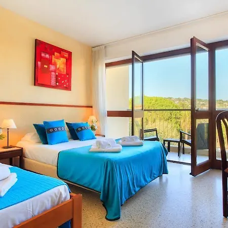 Club Le Capet 3* سانت ماكسيم